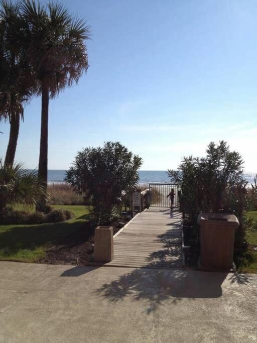 *Renovated Oceanfront Condo*Queen Beds*Pools*Hot Tubs*More*P220 Myrtle Beach Exterior foto